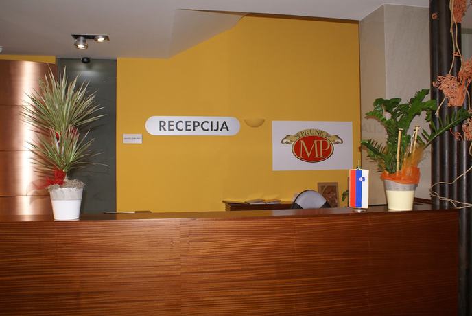 Imagen de los interiores del Hotel Prunk. Foto 20