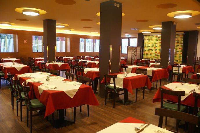 Imagen del bar/restaurante del Hotel Prunk. Foto 8