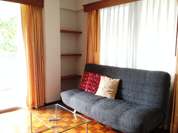 Imagen de los interiores del Hotel Pt Court. Foto 9