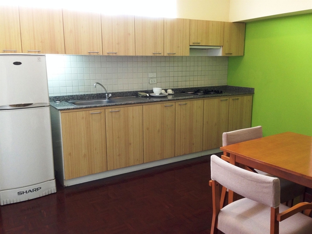 Imagen de la habitación del Hotel Pt Court. Foto 3
