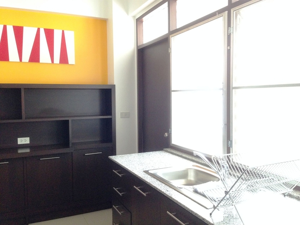 Imagen de la habitación del Hotel Pt Court. Foto 6
