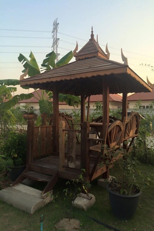 Imagen de los exteriores del Hotel Pt House Resort. Foto 8