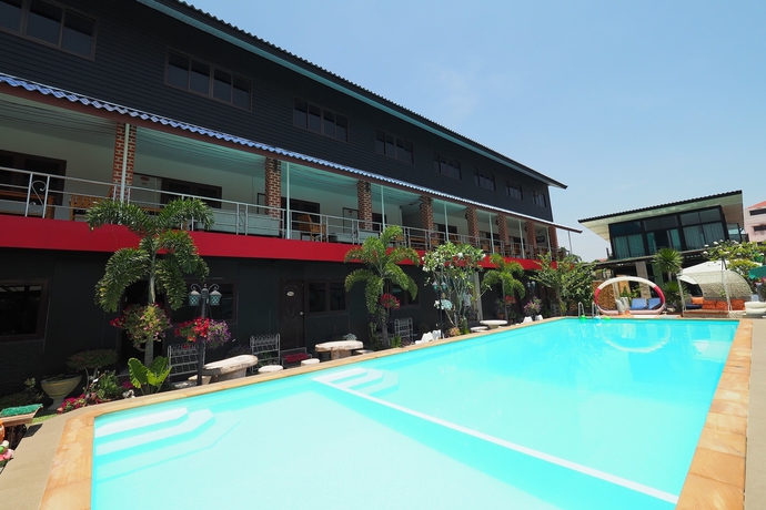 Imagen de la piscina del Hotel P.u. Inn Resort. Foto 19