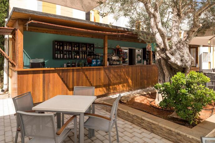 Imagen general del Hotel Puchet. Foto 16