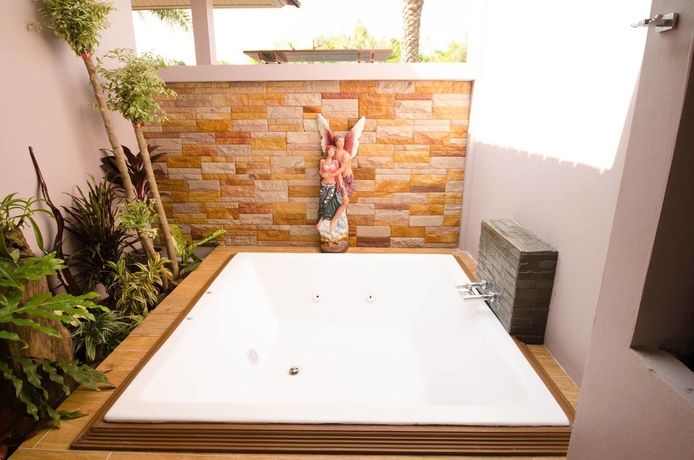 Imagen de la habitación del Hotel Pueanjai Resort and Restuarant. Foto 11