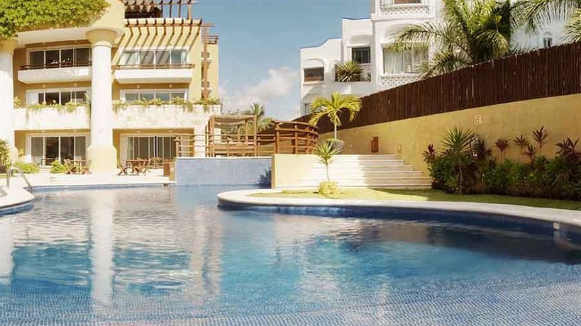 Imagen de la piscina del Hotel Pueblito Escondido Luxury Condohotel. Foto 6