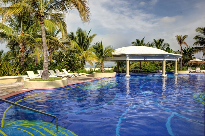 Imagen de la piscina del Hotel Pueblo Bonito Emerald Bay Resort and Spa - All Inclusive. Foto 14