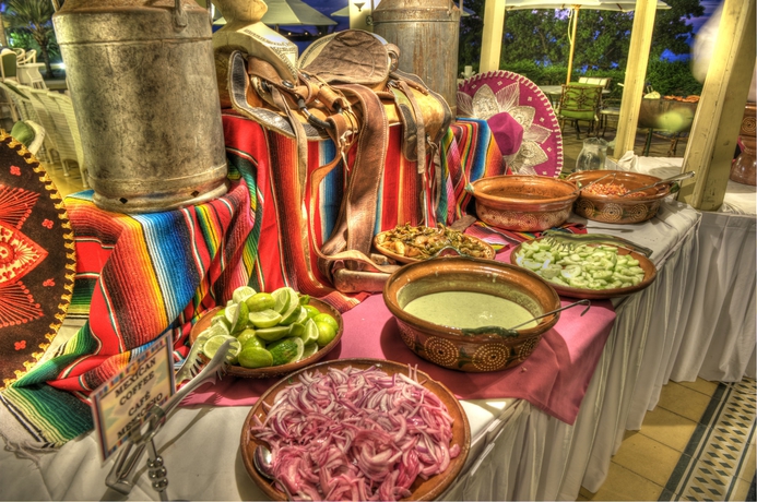 Imagen del bar/restaurante del Hotel Pueblo Bonito Emerald Bay Resort and Spa - All Inclusive. Foto 3