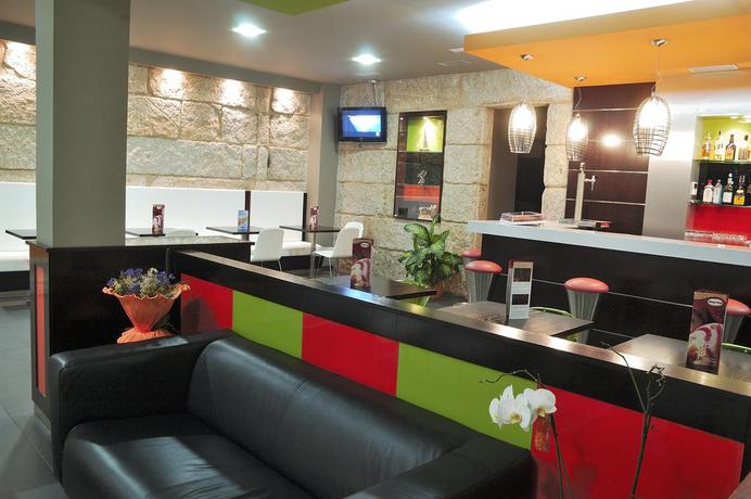 Imagen del bar/restaurante del Hotel Puente De La Toja. Foto 2