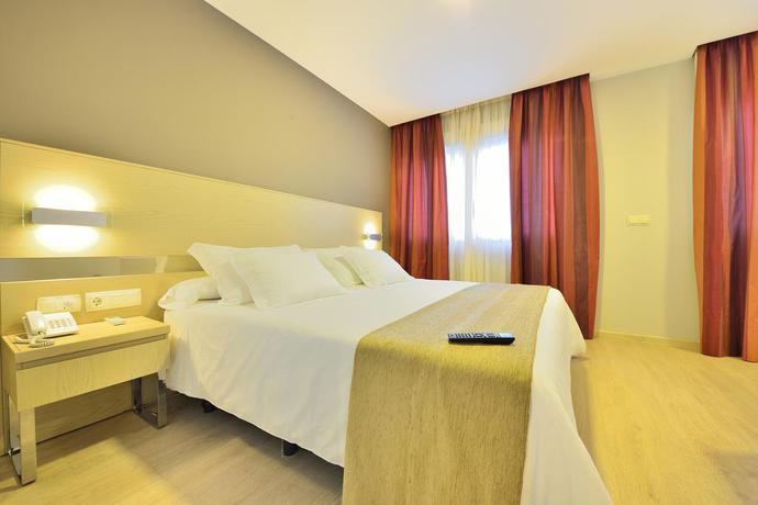 Imagen de la habitación del Hotel Puente De La Toja. Foto 5