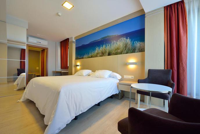 Imagen de la habitación del Hotel Puente De La Toja. Foto 7