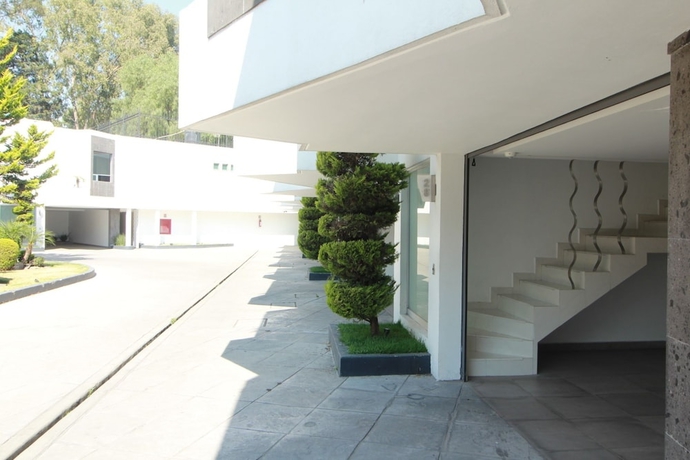 Imagen de los interiores del Hotel Puente Grande. Foto 12