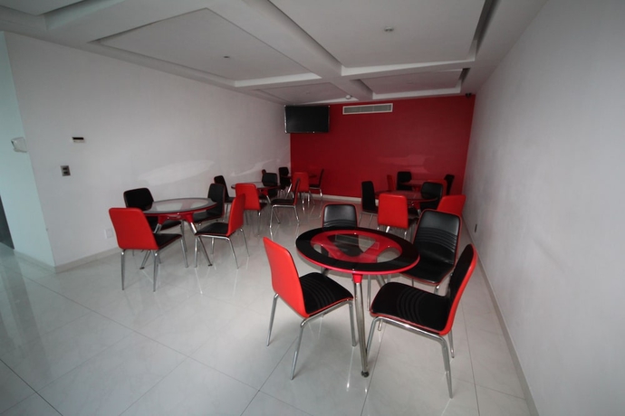 Imagen del bar/restaurante del Hotel Puente Grande. Foto 6