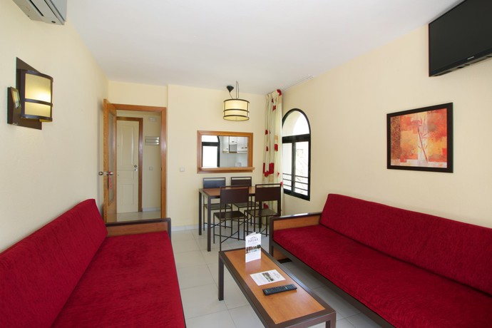 Imagen de la habitación del Hotel Puente Real. Foto 4