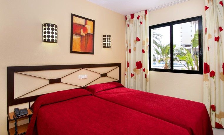 Imagen de la habitación del Hotel Puente Real. Foto 8