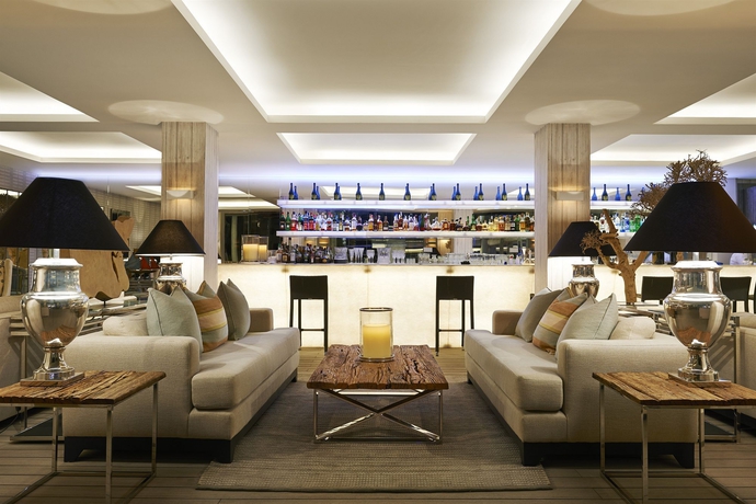 Imagen de los interiores del Hotel Puente Romano Beach Resort. Foto 20