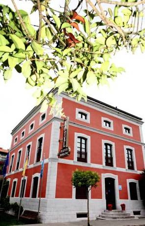 Imagen general del Hotel Puente Romano, Cangas de On&iacute;s. Foto 2