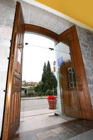 Imagen de los interiores del Hotel Puente Romano, Cangas de On&iacute;s. Foto 13