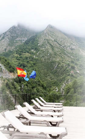 Imagen de los exteriores del Hotel Puente Vidosa. Foto 16