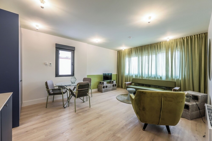 Imagen de la habitación del Hotel Puente de Segovia. Foto 6