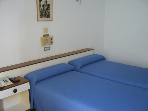 Imagen general del Hotel Puente de los Santos. Foto 3