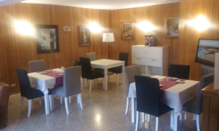 Imagen general del Hotel Puente de los Santos. Foto 6