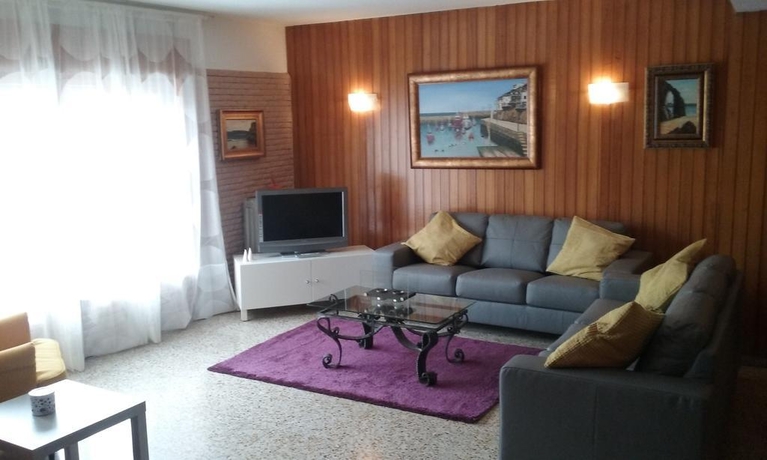 Imagen general del Hotel Puente de los Santos. Foto 13