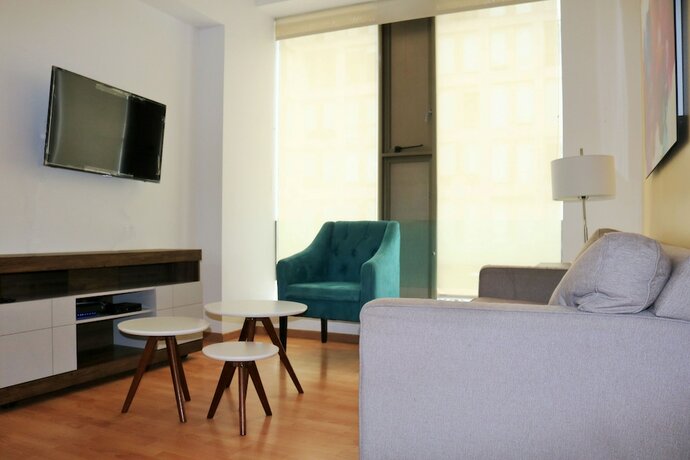 Imagen general del Hotel Puerta Alameda Suites, Ciudad de M&eacute;xico. Foto 2