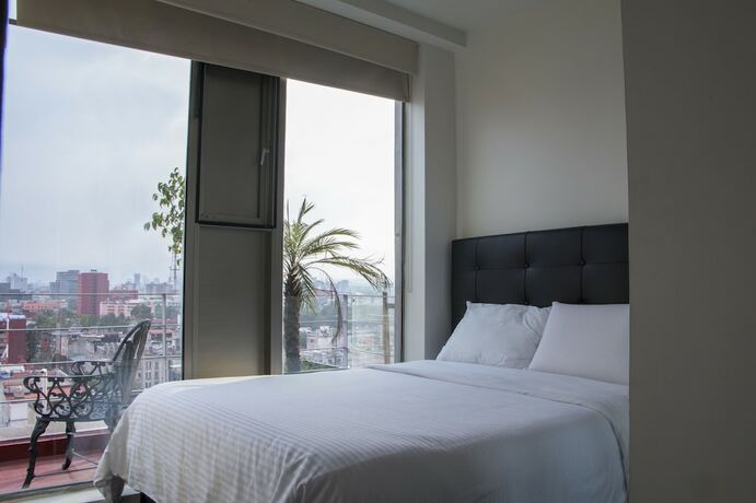 Imagen general del Hotel Puerta Alameda Suites, Ciudad de M&eacute;xico. Foto 5