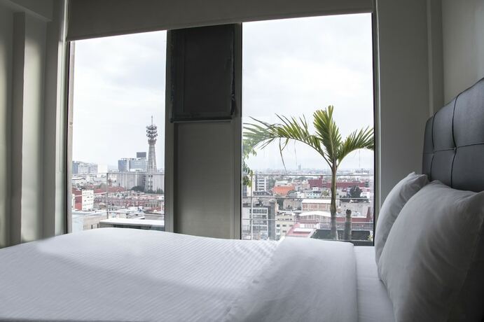 Imagen general del Hotel Puerta Alameda Suites, Ciudad de M&eacute;xico. Foto 6