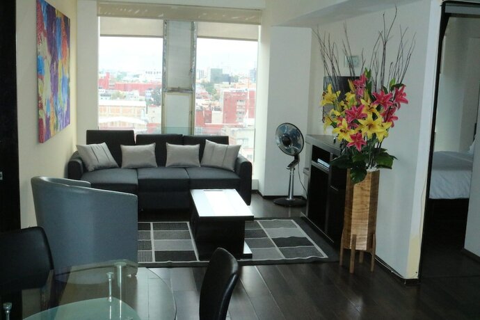 Imagen de la habitación del Hotel Puerta Alameda Suites, Ciudad de M&eacute;xico. Foto 15