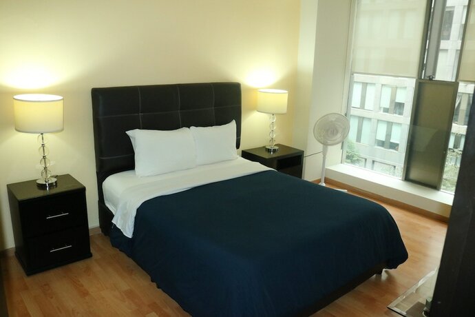Imagen de la habitación del Hotel Puerta Alameda Suites, Ciudad de M&eacute;xico. Foto 18
