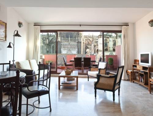 Imagen general del Hotel Puerta Catedral Apartments. Foto 4