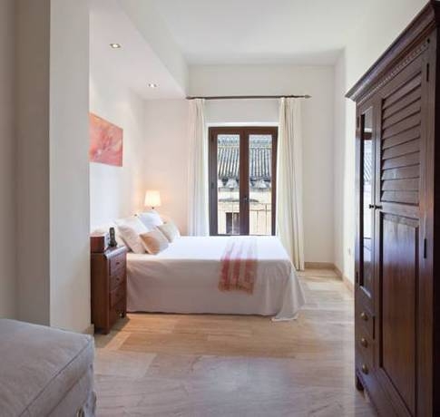 Imagen general del Hotel Puerta Catedral Apartments. Foto 6