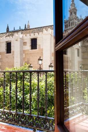 Imagen general del Hotel Puerta Catedral Apartments. Foto 13