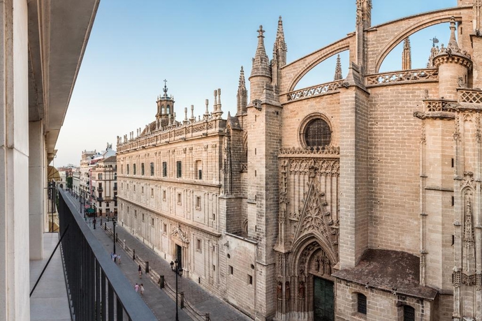 Imagen general del Hotel Puerta Catedral Suites. Foto 6