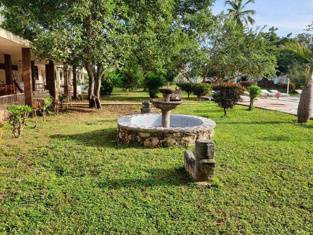 Imagen de los exteriores del Hotel Puerta Chichen. Foto 5