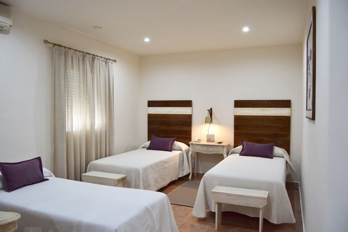 Imagen de la habitación del Hotel Puerta De Algadir. Foto 5