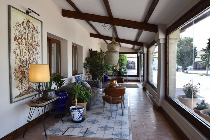 Imagen del bar/restaurante del Hotel Puerta De Algadir. Foto 2