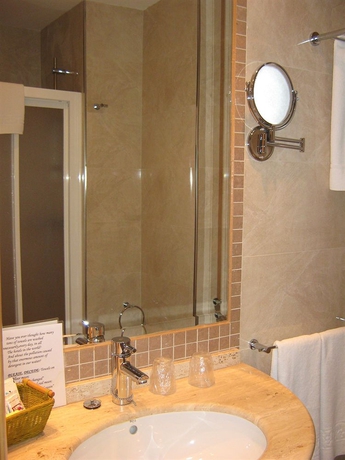 Imagen de la habitación del Hotel Puerta De Cazorla. Foto 5