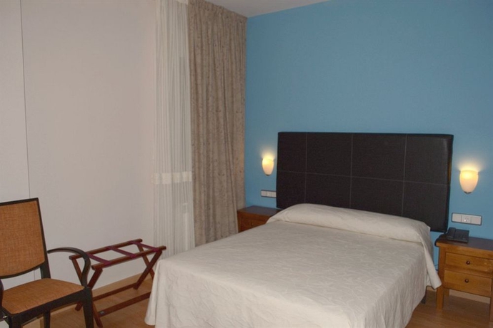 Imagen de la habitación del Hotel Puerta De Cazorla. Foto 10