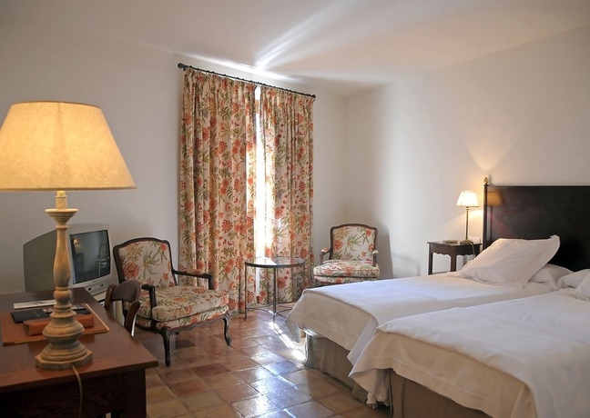 Imagen de la habitación del Hotel Puerta De La Luna. Foto 5