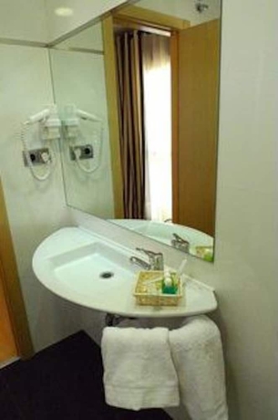 Imagen de la habitación del Hotel Puerta De La Santa. Foto 8