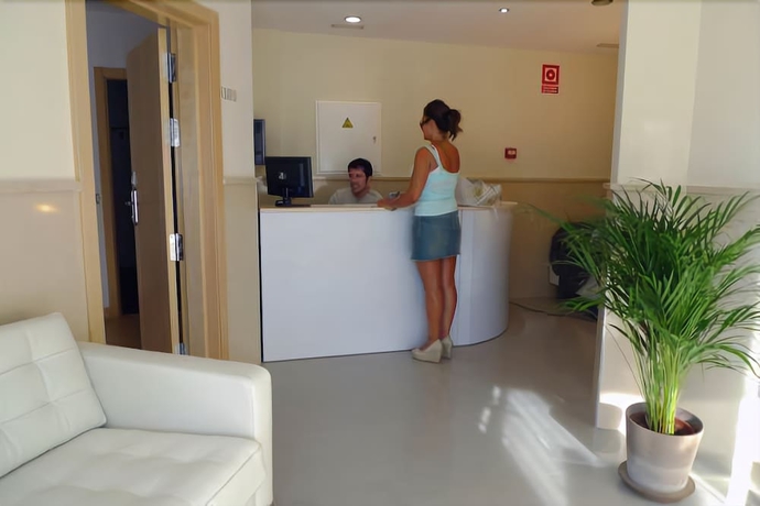 Imagen de los interiores del Hotel Puerta De La Santa. Foto 13