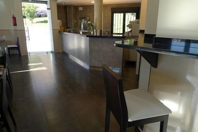 Imagen del bar/restaurante del Hotel Puerta De La Santa. Foto 6