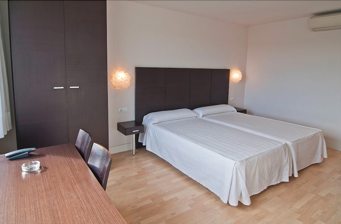 Imagen de la habitación del Hotel Puerta De La Serrania. Foto 9