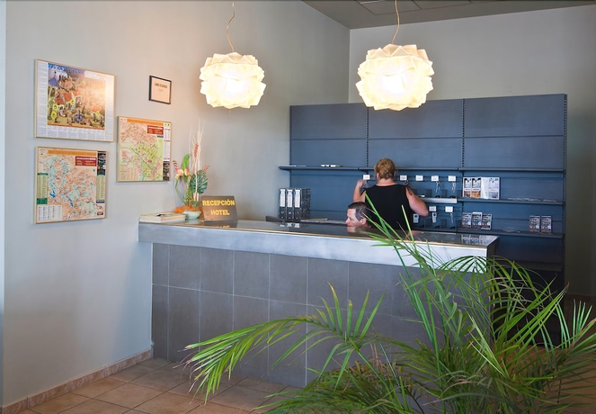 Imagen de los interiores del Hotel Puerta De La Serrania. Foto 17