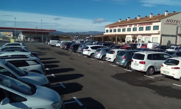 Imagen general del Hotel Puerta De La Serrania. Foto 3