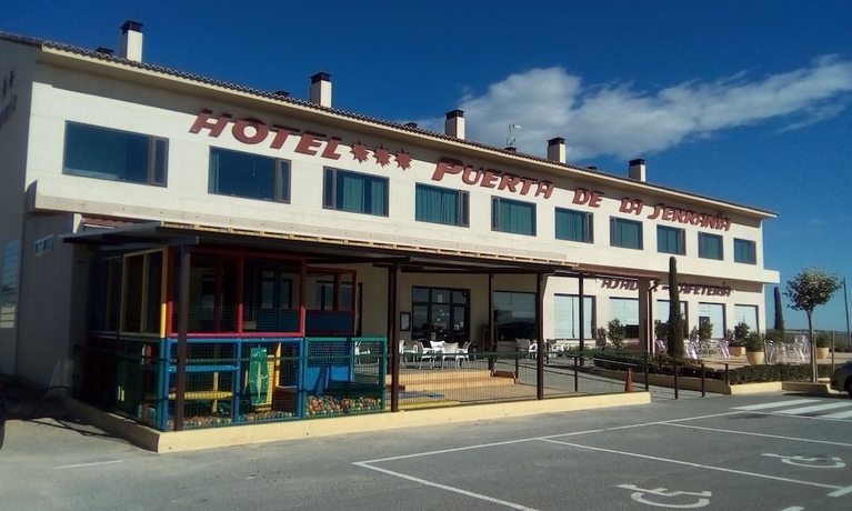 Imagen general del Hotel Puerta De La Serrania. Foto 5