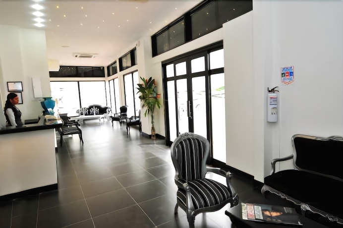 Imagen de los interiores del Hotel Puerta De San Antonio. Foto 17